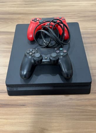PS4 SLIM, 2 CONTROLES ( SEMI NOVO )